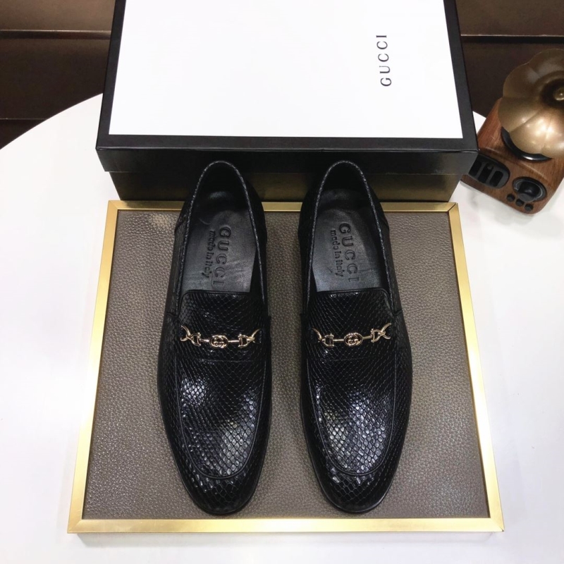 G*u*i leather shoes